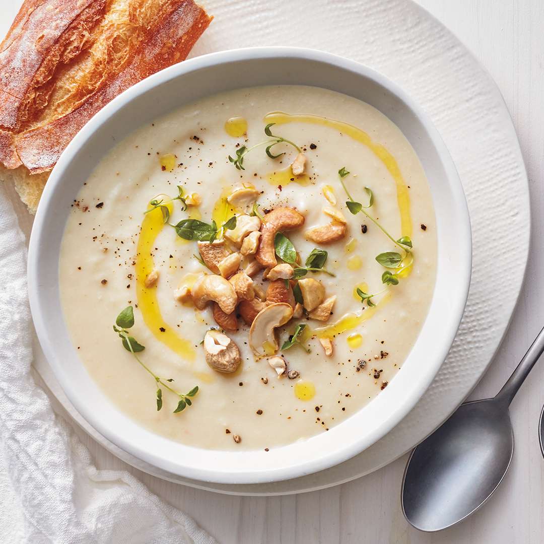 Cashew-cauliflower soup