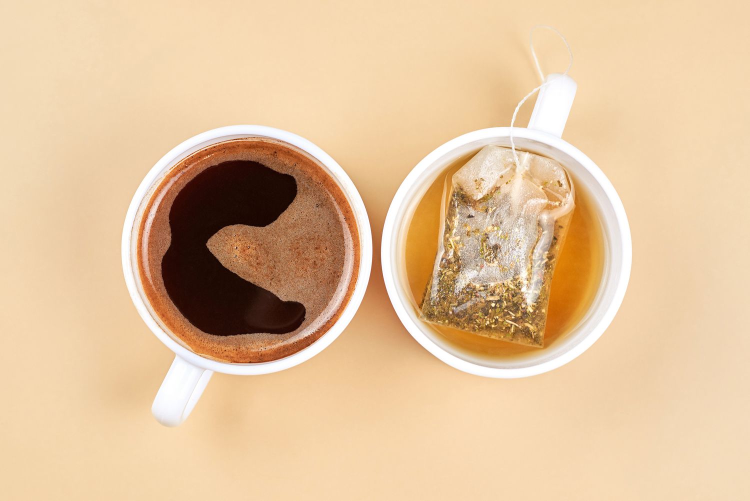 coffee-vs-tea-GettyImages-1327091626