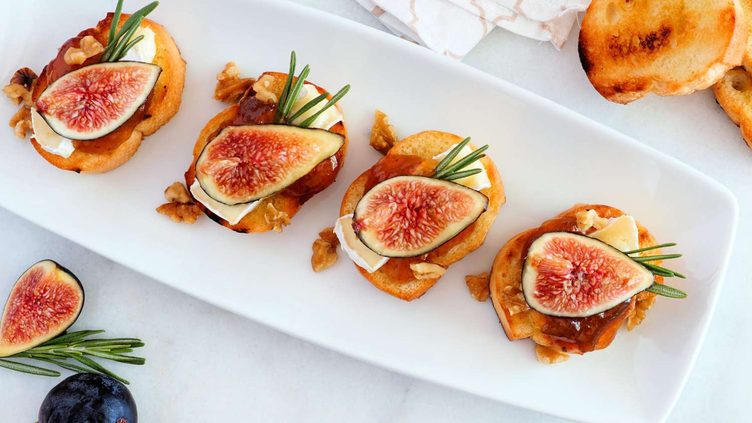 Manchego-Fig-Jam-Crostini-recipe